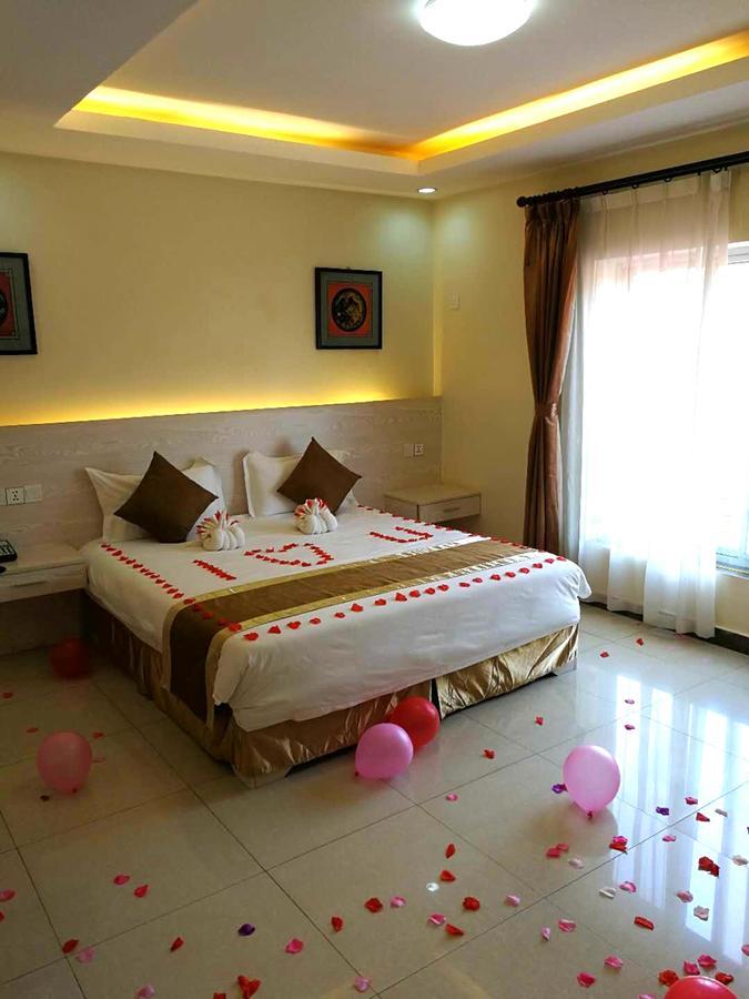 Nanjing Restaurant & Motel كامبالا الغرفة الصورة